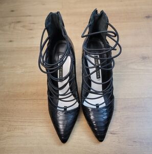 alice + olivia Snake Print Pumps